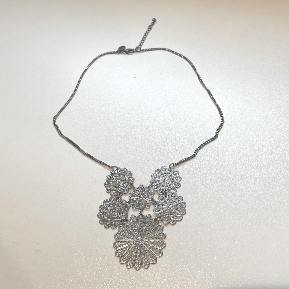 American Eagle Outfitters Floral Necklace